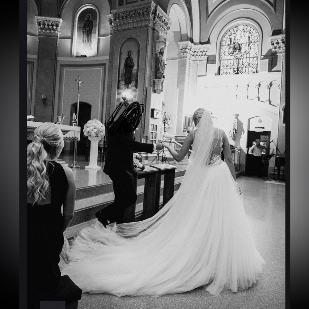 Havasu Overskirt by Pronovias 
*customized with belt attachment - Picture 4 of 5